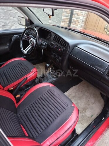 Volkswagen Golf 1997, 278,000 km - 2.0 l - Şəki