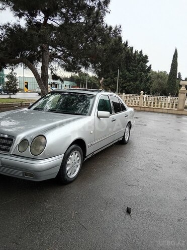 Mercedes E 230 1995, 385,000 km - 2.3 l - Bakı