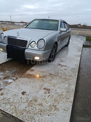 Mercedes E 220 1997, 785,588 km - 2.2 l - Salyan