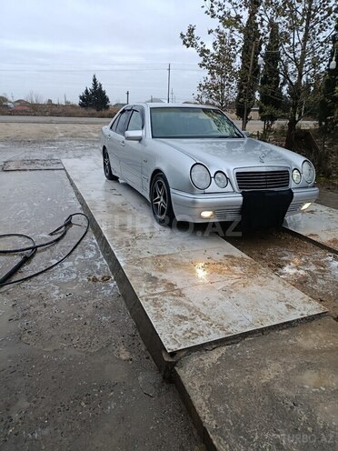 Mercedes E 220 1997, 785,588 km - 2.2 l - Salyan