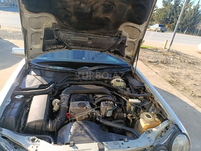Mercedes E 220 1997, 785,588 km - 2.2 l - Salyan