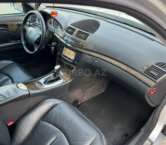 Mercedes E 240 2002, 286,000 km - 2.6 l - Gəncə