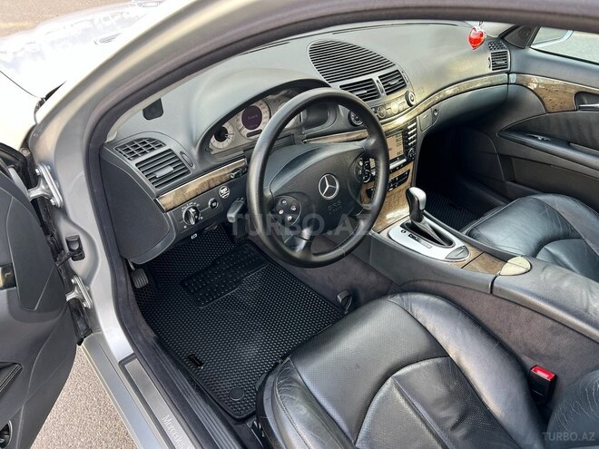 Mercedes E 240 2002, 286,000 km - 2.6 l - Gəncə