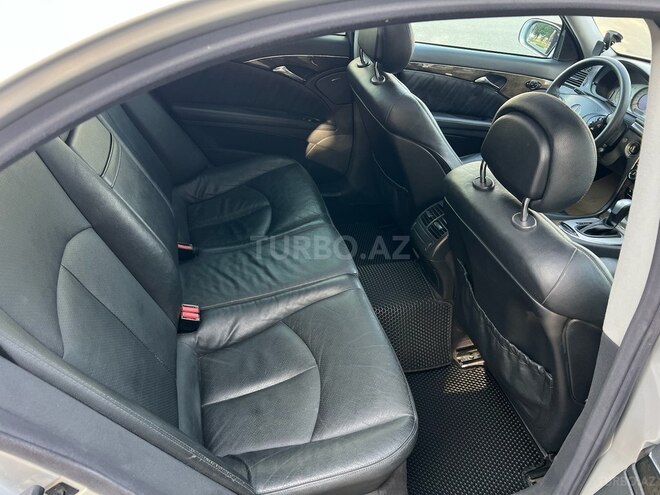 Mercedes E 240 2002, 286,000 km - 2.6 l - Gəncə