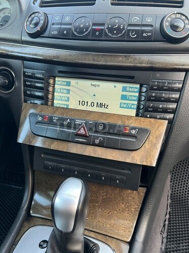 Mercedes E 240 2002, 286,000 km - 2.6 l - Gəncə