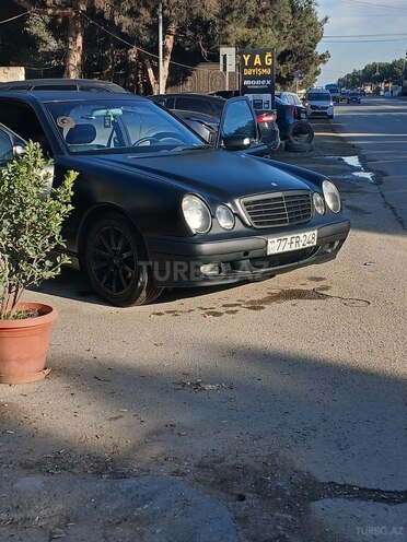 Mercedes E 220 1999, 350,000 km - 2.2 l - Bakı