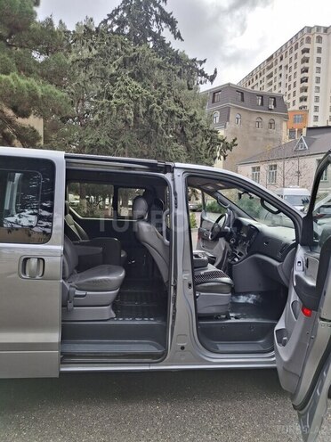 Hyundai H-1-8