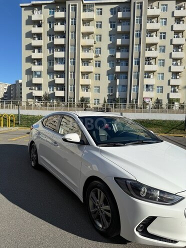 Hyundai Avante 2015, 240,000 km - 1.6 л - Bakı