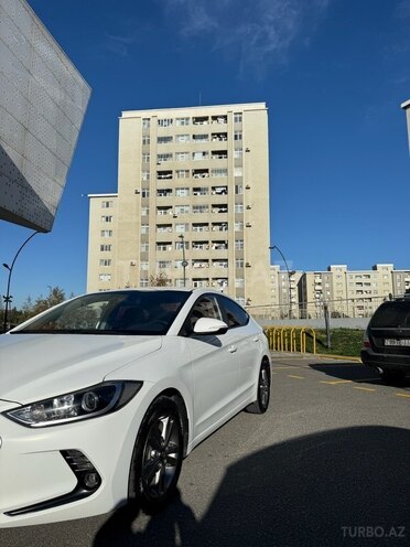 Hyundai Avante 2015, 240,000 km - 1.6 л - Bakı