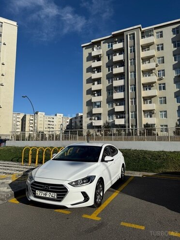 Hyundai Avante 2015, 240,000 km - 1.6 л - Bakı