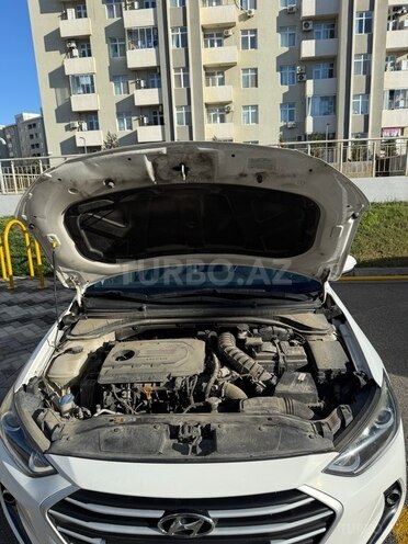 Hyundai Avante 2015, 240,000 km - 1.6 л - Bakı