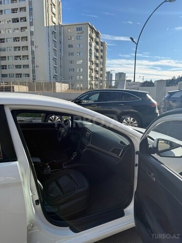 Hyundai Avante 2015, 240,000 km - 1.6 л - Bakı