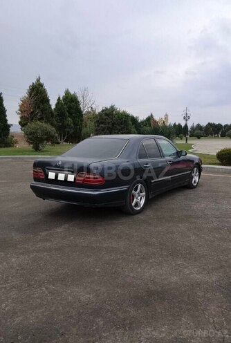 Mercedes E 300 1995, 245,455 km - 3.0 л - Samux