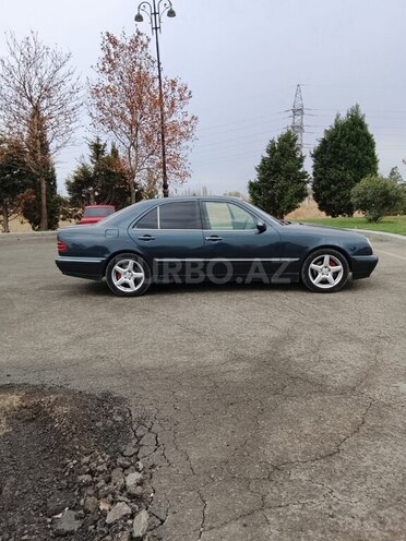 Mercedes E 300 1995, 245,455 km - 3.0 л - Samux