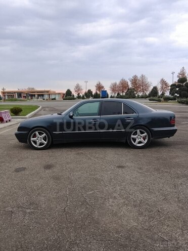 Mercedes E 300 1995, 245,455 km - 3.0 л - Samux
