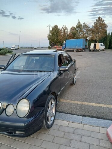 Mercedes E 300 1995, 245,455 km - 3.0 л - Samux