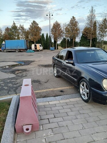 Mercedes E 300 1995, 245,455 km - 3.0 л - Samux