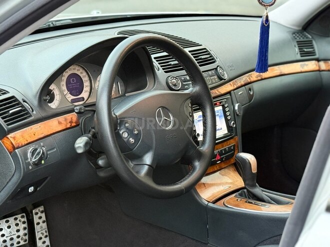 Mercedes E 240 2002, 286,000 km - 2.6 l - Bakı