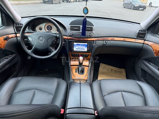 Mercedes E 240 2002, 286,000 km - 2.6 l - Bakı