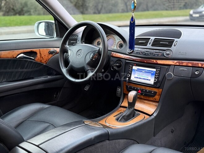 Mercedes E 240 2002, 286,000 km - 2.6 l - Bakı
