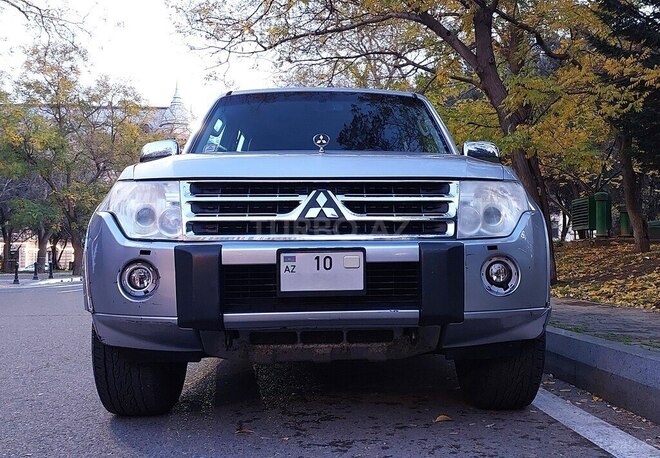 Mitsubishi Pajero 2011, 222,500 km - 3.5 л - Bakı