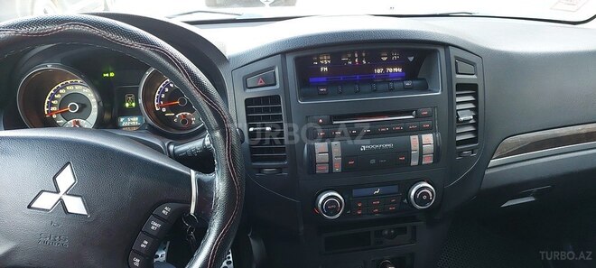 Mitsubishi Pajero 2011, 222,500 km - 3.5 л - Bakı