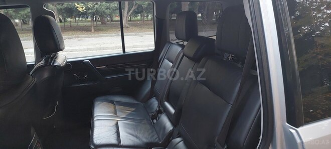 Mitsubishi Pajero 2011, 222,500 km - 3.5 л - Bakı