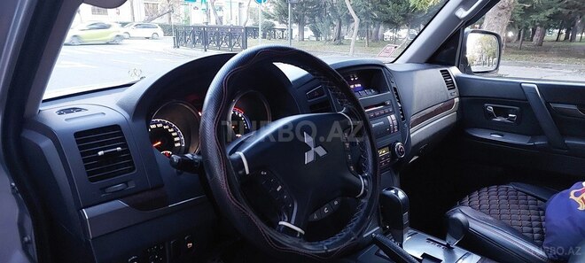 Mitsubishi Pajero 2011, 222,500 km - 3.5 л - Bakı