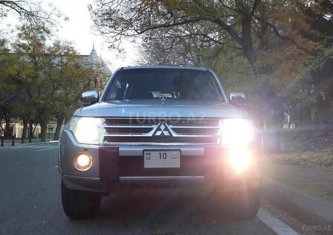 Mitsubishi Pajero 2011, 222,500 km - 3.5 л - Bakı