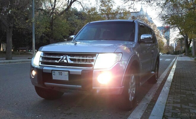 Mitsubishi Pajero 2011, 222,500 km - 3.5 л - Bakı