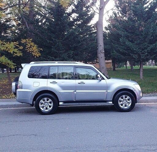 Mitsubishi Pajero 2011, 222,500 km - 3.5 л - Bakı