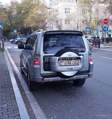 Mitsubishi Pajero 2011, 222,500 km - 3.5 л - Bakı