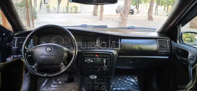 Opel Vectra-12