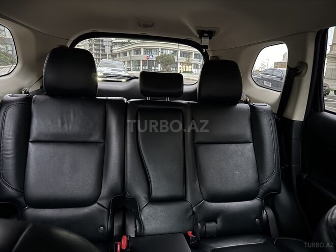 Mitsubishi Outlander-13