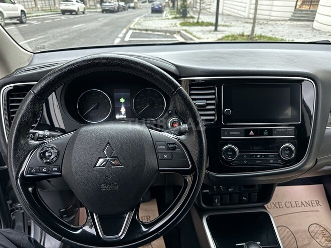 Mitsubishi Outlander-15