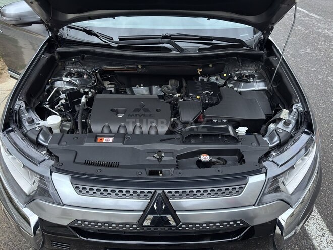 Mitsubishi Outlander-20