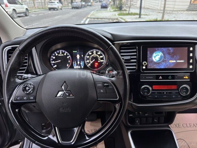 Mitsubishi Outlander-16