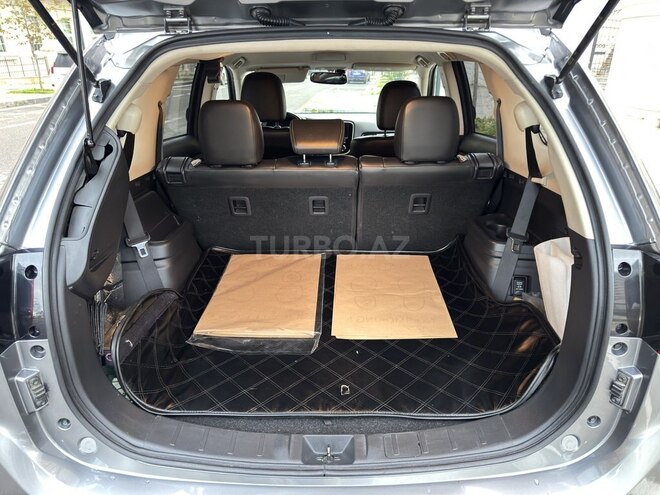 Mitsubishi Outlander-10