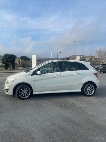 Mercedes B 180 2011, 107,000 km - 1.7 l - Bakı