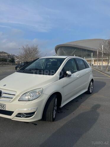 Mercedes B 180 2011, 107,000 km - 1.7 l - Bakı