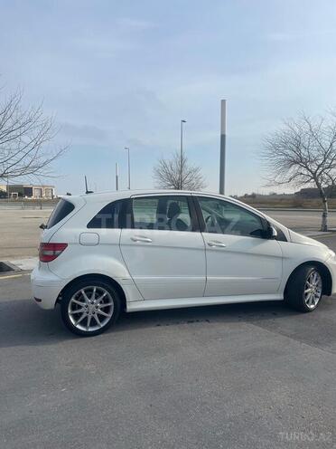 Mercedes B 180 2011, 107,000 km - 1.7 l - Bakı