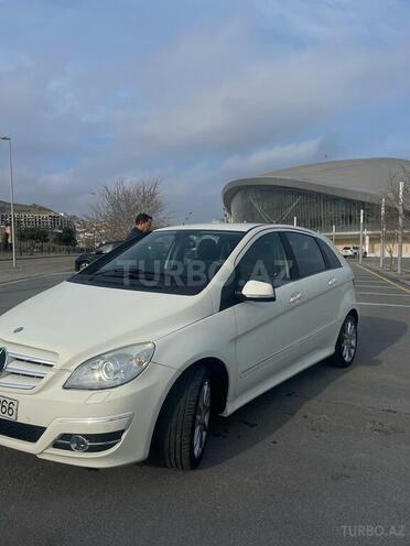 Mercedes B 180 2011, 107,000 km - 1.7 l - Bakı