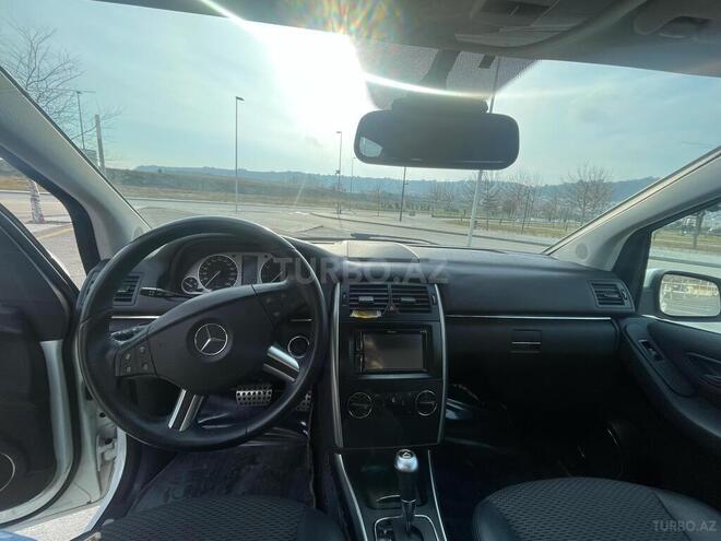 Mercedes B 180 2011, 107,000 km - 1.7 l - Bakı