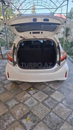 Toyota Aqua 2018, 135,000 km - 1.5 l - Bakı