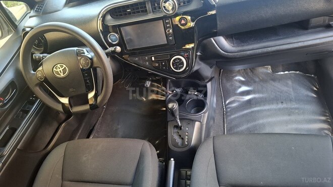 Toyota Aqua 2018, 135,000 km - 1.5 l - Bakı