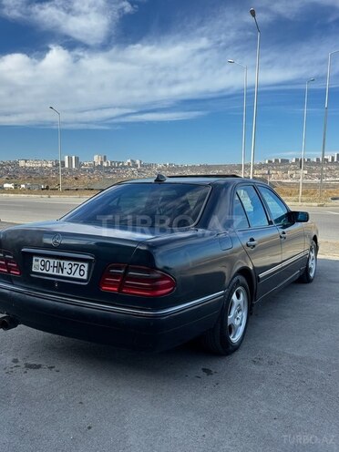 Mercedes E 230-7