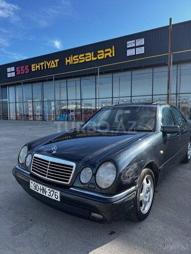 Mercedes E 230-4