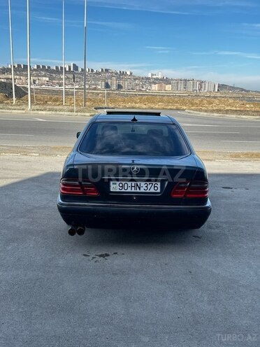 Mercedes E 230-8