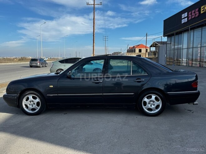 Mercedes E 230-3