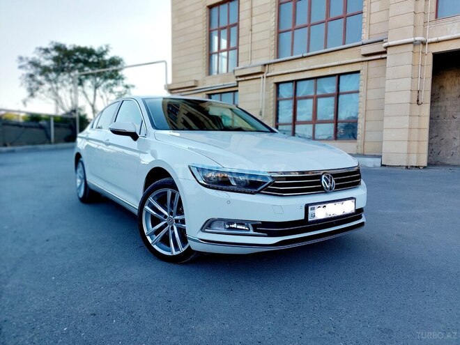 Volkswagen Passat-1